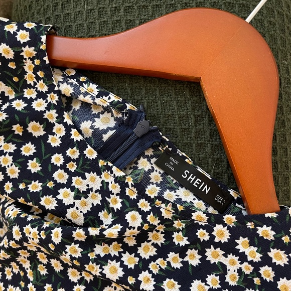 SHEIN Sunflower Dress - Picture 7 of 7